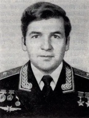 Петр Ильич Климук Летчиккосмонавт СССР дважды Герой Советского Союза - фото 67