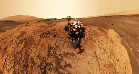 Curiosity стоит на скальном основании подножия горы Шарп PSНа фоне - фото 33