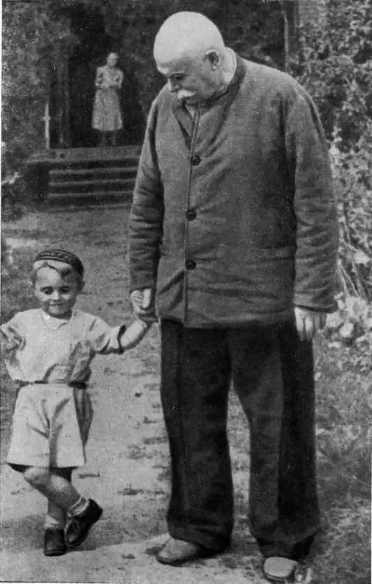 Е О Патон на даче в Буче под Киевом 1952 г На конференцию она состоялась - фото 10