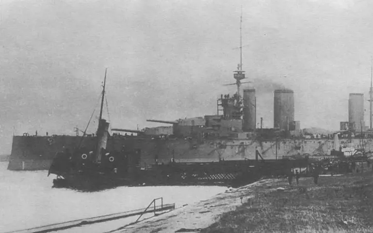Линейный крейсер Принсес Роял во время достройки В сентябре 1914 г - фото 22