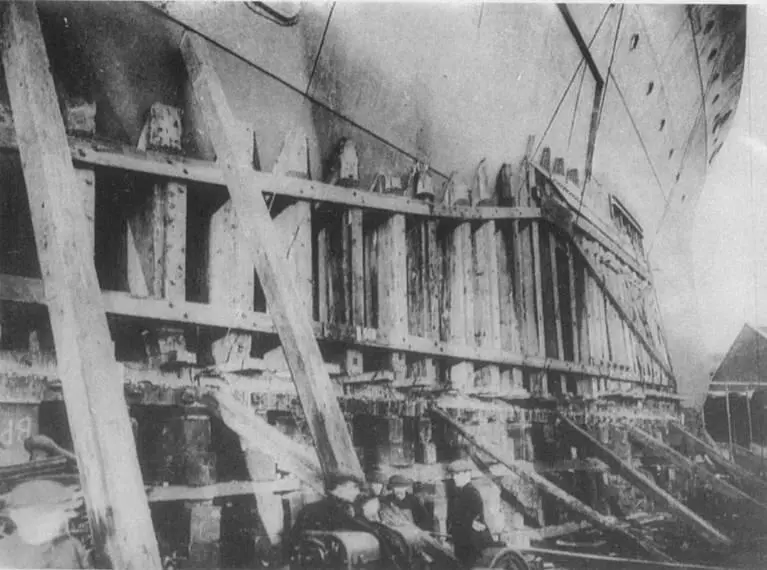 Линейный крейсер Рипалс на стапеле 8 января 1916 г Линейный крейсер - фото 59