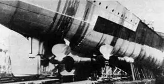22 августа 1918 г Худ перед и после спуска на воду Проходящая от носовой - фото 22