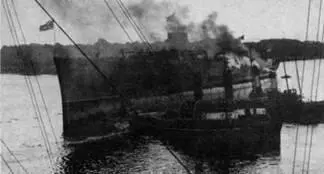 22 августа 1918 г Худ перед и после спуска на воду Проходящая от носовой - фото 24