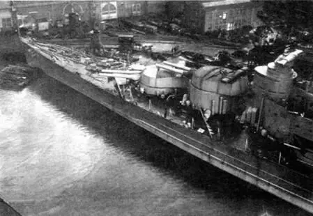 9 января 1920 г Худ перед ходовыми испытаниями Боеприпасы к 140мм орудиям - фото 29
