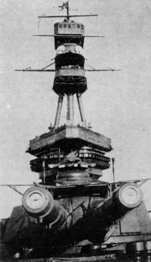 Носовые 381мм башни главного калибра на линейном крейсере Корейджес 1918 г - фото 8
