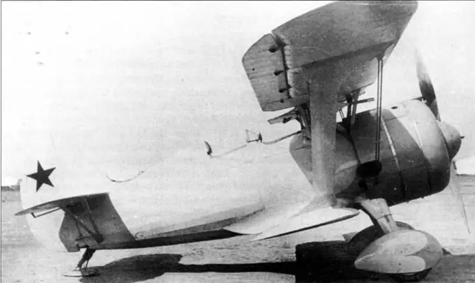 Двухместный тренировочный самолет ДИТ2 имел кабину для курсанта размещенную - фото 105
