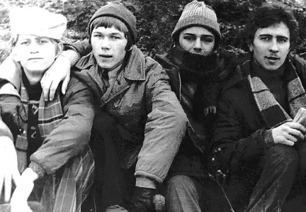 Друзья на всю жизнь Слева направо Сережа Аралкин Сережа Щеголев Валера - фото 44