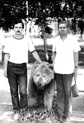 Отец и сын фотография на память Университетские годы Николай Осадчий 3й - фото 61