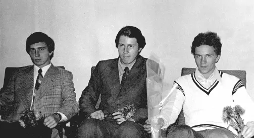 Коля Осадчий с однокурсниками Володя Маркин в центре и Саша Густырь - фото 64