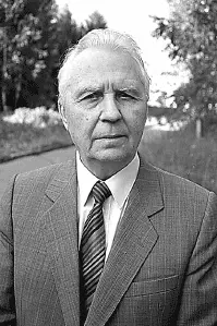 Е К ЛИГАЧЕВ Секретарь ЦК КПСС 19831990 В И ВОРОТНИКОВ Председатель - фото 173