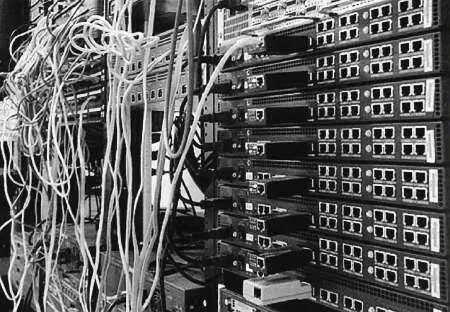 Рис 1123 Сетевые коммутаторы Программное обеспечение сетей Протоколы - фото 409