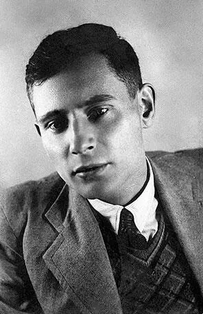 Игорь Бахтерев конец 1927 г Сначала репетировали по домам в основном у - фото 74