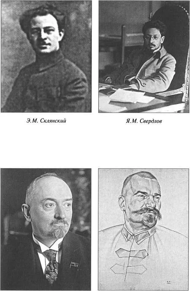 Г В Чичерин НИ Муролов ЛД Троцкий и И И Вацетис на параде И И - фото 19