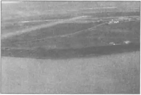 Панорама военноморской базы США в заливе КодаБей В конце октября 1944 года - фото 98