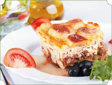 Мясо нарезать тонкими кусочками и слегка отбить Баклажаны вымыть обрезать - фото 36