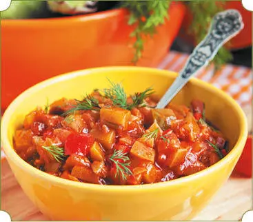 Баклажаны картофель капусту нарезать кубиками обжарить на масле и выложить в - фото 73
