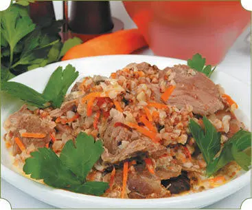 Мясо вымыть нарезать мелкими кусочками и сложить в порционные глиняные - фото 109