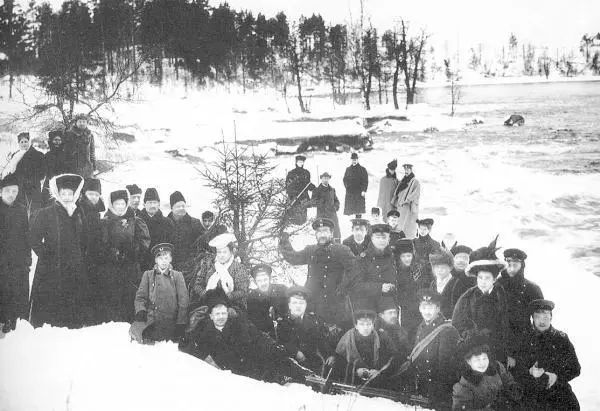 Во время туристического похода на Иматру 1909 год Фотограф К Булла Во - фото 153