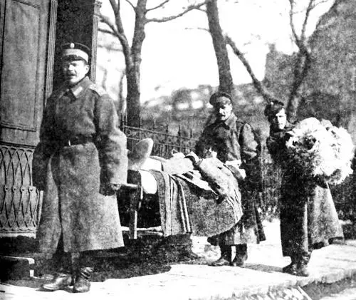 Раненые прибывающие с Дальнего Востока Фото 1905 года Не осталось в стороне - фото 175