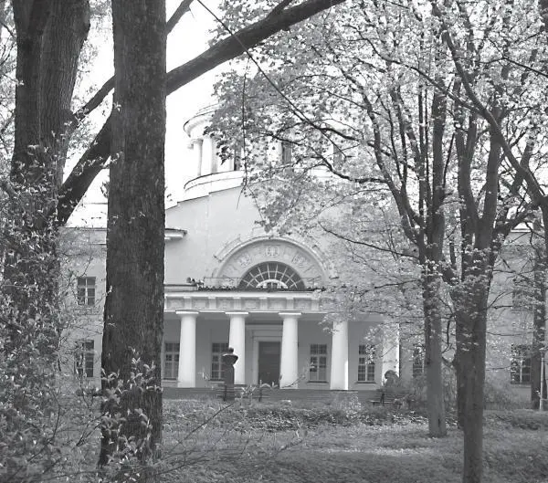 Дворец в Шуваловском парке Фото автора май 2008 г Церковь связана с - фото 185