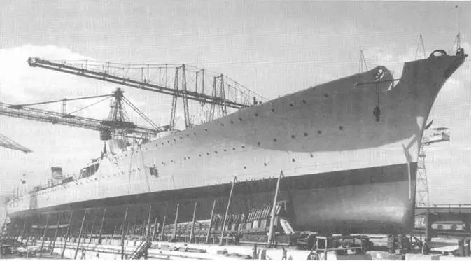 Легкий крейсер Муцио Аттендоло перед вверху и во время спуска на воду 4 - фото 72