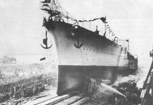 Легкий крейсер Муцио Аттендоло перед вверху и во время спуска на воду 4 - фото 73