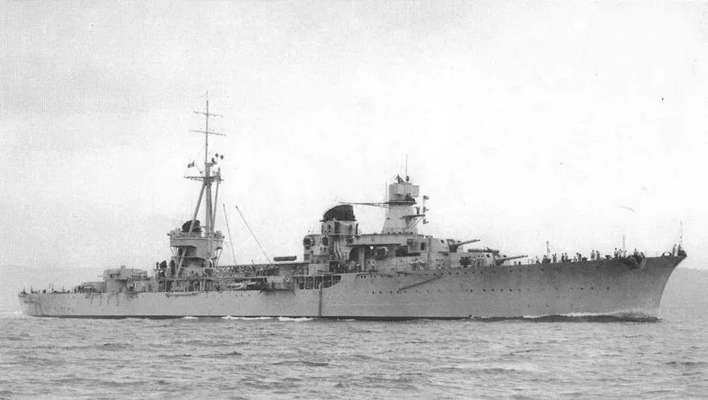 Легкий крейсер Муцио Аттендоло в конце 1930х гг Легкий крейсер Муцио - фото 90