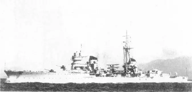 Легкий крейсер Эугенио ди Савойя после вступления в строй вверху Эмануэло - фото 92