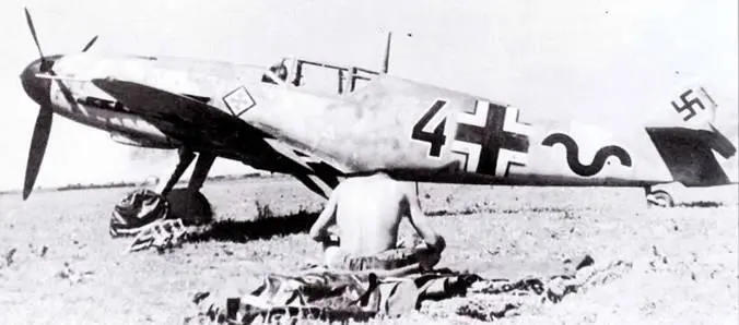 Bf 109F2 Черная 4 из 8JG 52 лето 1941 года Хорошо видно что пневматики - фото 151