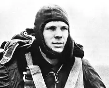 1958 год Летчик Валя Гагарина Снимок сделан в минуту когда сообщили - фото 54