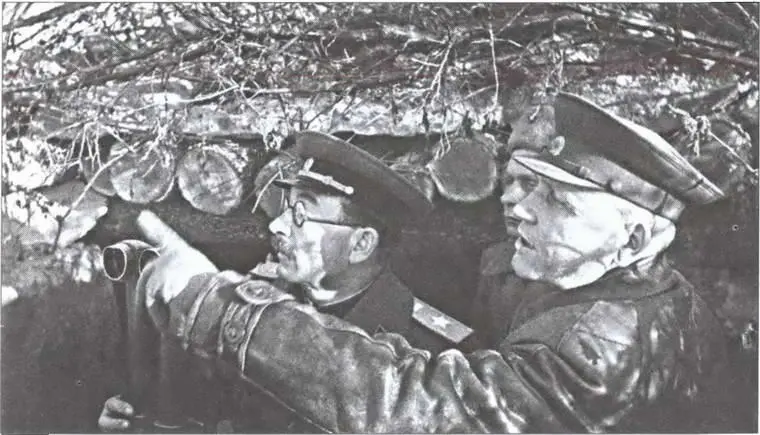 ИС Конев в окопе 1944 г Маршал Советского Союза ИС Конев - фото 10
