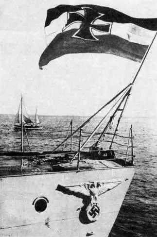 На достройке 1929 г вверху Под флагом Веймарской республики В начале июля - фото 86
