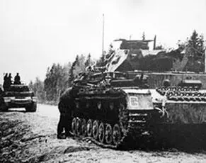 1941 г Танки Гудериана идут на Тулу На всех танках его армии стояла - фото 86
