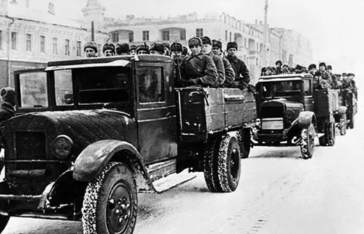 Из Москвы на фронт 1941 г Народное ополчение Рассвет 9 октября По - фото 143