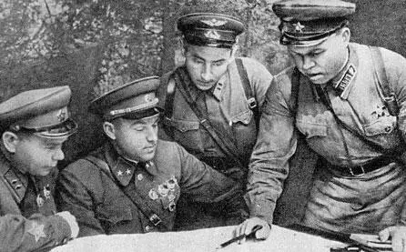 Член Военного совета Западного фронта дивизионный комиссар Д А Лестев - фото 312