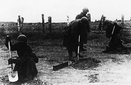 Минирование дорог на подступах к Москве Октябрь 1941 г Утро 28 октября - фото 354