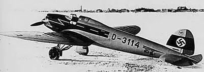 Немецкий бомбардировщикразведчик Heinkel He 70 Blitz Понеся большие потери - фото 110