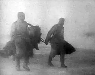 Немецкие солдаты Немцы на привале В Дмитров на передовой командный пункт - фото 165