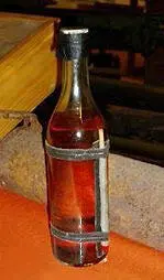Бутылка с зажигательной смесью коктейль Молотова Под этим общим названием - фото 107