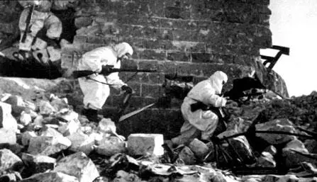 Снайперы на огневом рубеже В это время Для 30й армии бой становится - фото 127