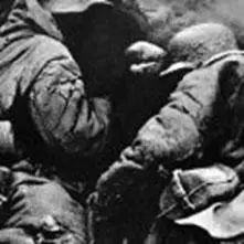 Немецкие солдаты замерзшие в снегах под Москвой В контрнаступление включается - фото 151