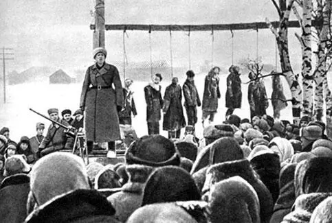 Митинг на месте казни декабрь 1941 г Фашистские изверги превращают в - фото 164