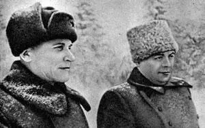 Командование Калининского фронта Слева направо И С Конев М В Захаров - фото 182