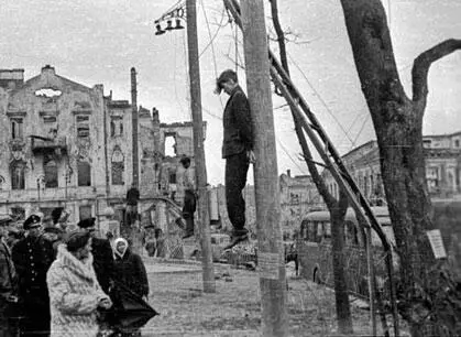 МИНСК Всего во время оккупации захватчики уничтожили в Минске и его - фото 363