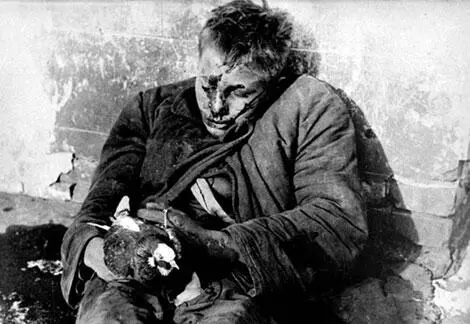 Убитый мальчик Витя Черевичкин с голубем в руках РостовнаДону В эти дни - фото 364