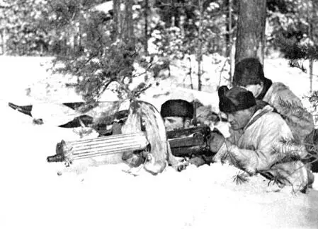 Финские пулеметчики с пулеметом Максим Расчет советской 122мм гаубицы - фото 45