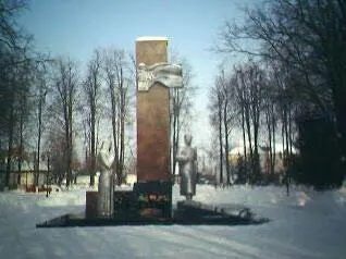 Память сердца Памятник погибшим в ВОВ в Лотошино Московская область В этот - фото 116