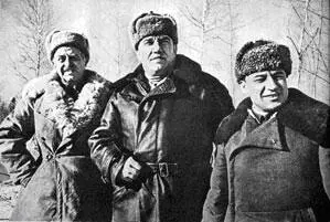 Командный состав 49й армии на юхновском направлении Февраль 1942 г Слева - фото 385