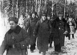 Маршал Советского Союза К Е Ворошилов во 2й ударной армии в период Любанской - фото 24