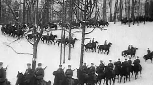 Красная кавалерия на марше 4й воздушнодесантный корпус ведет бои на всем - фото 103